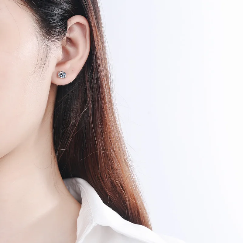 925 sterling silver earrings female bull head earrings pt950 gold-plated, simple temperament wedding moissanite
925 sterling silver earrings female bull head earrings pt950 gold-plated, simple temperament wedding moissanite
