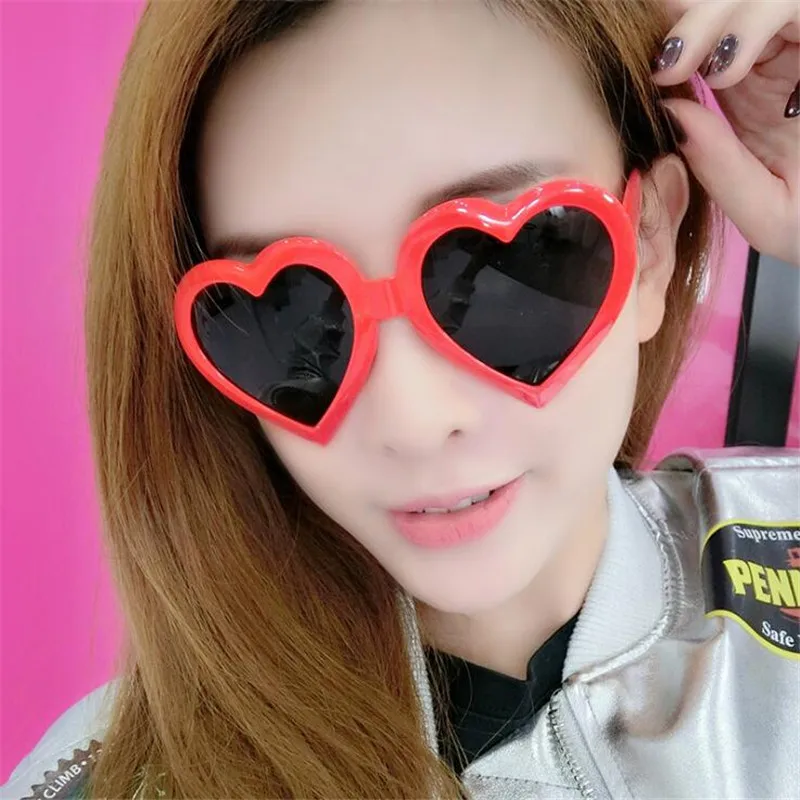 Fashion Love Heart Sunglasses Women Brand Designer Vintage Oversized Mirror Sun Glass Eyewear Female oculos de sol
Fashion Love Heart Sunglasses Women Brand Designer Vintage Oversized Mirror Sun Glass Eyewear Female oculos de sol