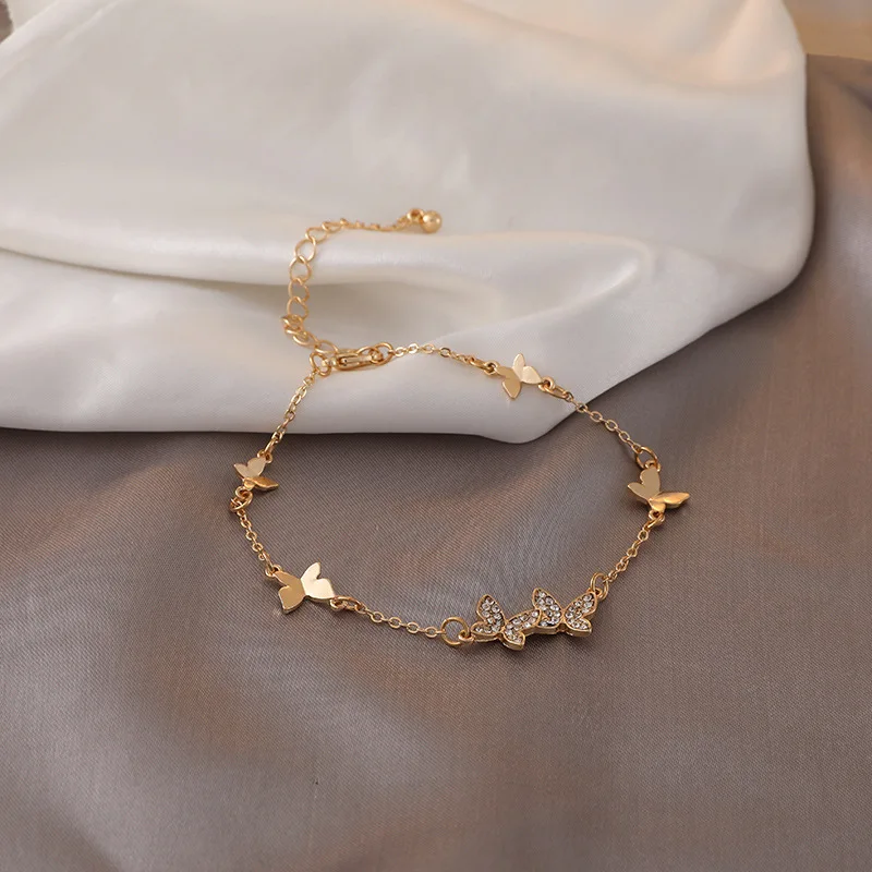 Fashion New Rhinestone Lucky Bracelet for Woman Shiny Crystal Butterfly Sweet Cuff Bracelets Female 2020 Jewelry Gifts
Fashion New Rhinestone Lucky Bracelet for Woman Shiny Crystal Butterfly Sweet Cuff Bracelets Female 2020 Jewelry Gifts