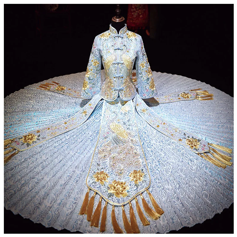 3XL Blue Embroidery Peacock Wedding Dress Cheongsam Chinese Women Qipao Oriental Marriage Suit Overseas Chinese Bride Clothing
3XL Blue Embroidery Peacock Wedding Dress Cheongsam Chinese Women Qipao Oriental Marriage Suit Overseas Chinese Bride Clothing