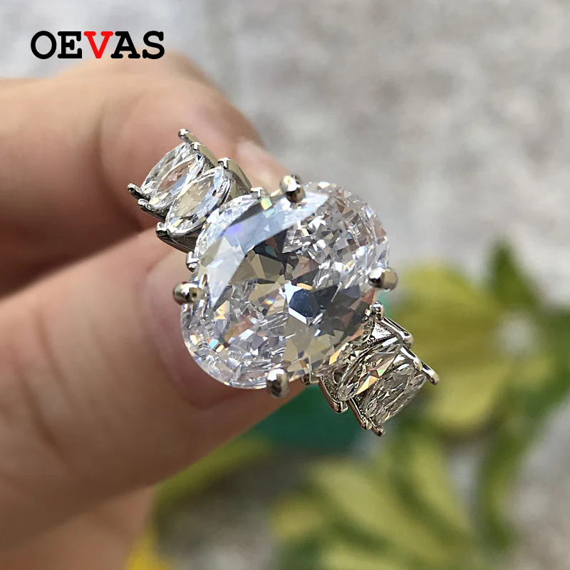 Кольцо женское из серебра 100% пробы, со сверкающим овальным цирконием, с высокоуглеродистым бриллиантом, 10 х14 мм, на подарок
Кольцо женское из серебра 100% пробы, со сверкающим овальным цирконием, с высокоуглеродистым бриллиантом, 10 х14 мм, на подарок