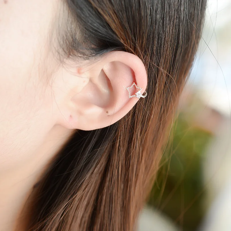 Wholesale Elegant 925 Sterling Silver Hollow Rhinestone Star Ear Clip Earrings For Women Fashion Jewelry 2018
Wholesale Elegant 925 Sterling Silver Hollow Rhinestone Star Ear Clip Earrings For Women Fashion Jewelry 2018