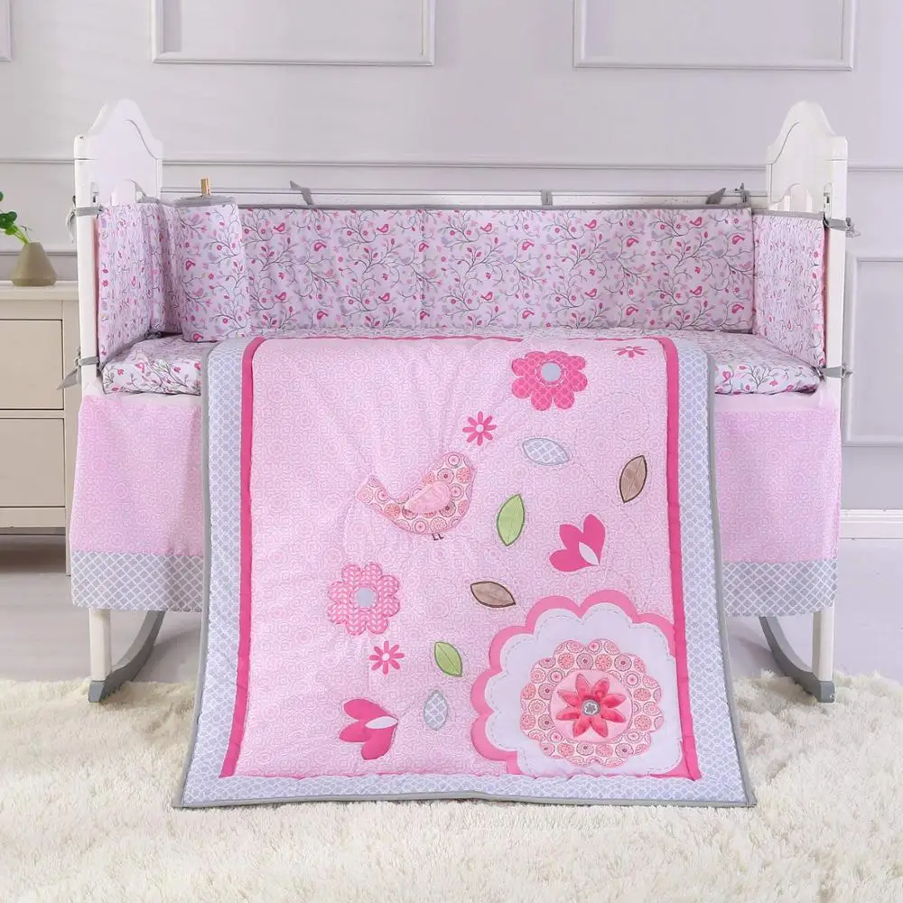 7PCS embroidery Crib Bedding Baby Bedding Set Baby Nursery Crib Bumper kit de berço Protector(4bumper+duvet+bed cover+bed skirt)
7PCS embroidery Crib Bedding Baby Bedding Set Baby Nursery Crib Bumper kit de berço Protector(4bumper+duvet+bed cover+bed skirt)