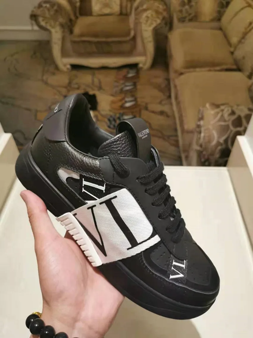 luxurious2020 Women Running Shoes Top Quality Genuine Leather Sport Shoes For Men Comfortably breathable Ladies Sneakers Man Bra
luxurious2020 Women Running Shoes Top Quality Genuine Leather Sport Shoes For Men Comfortably breathable Ladies Sneakers Man Bra