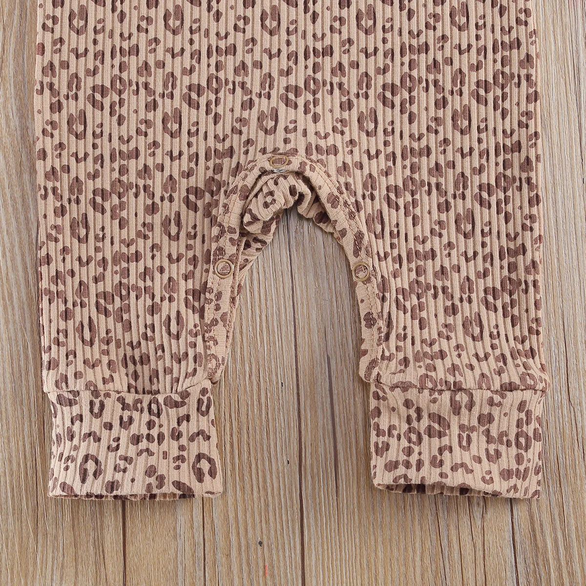 Outong Leopard baby girl clothes 0-24M Unisex Newborn Boy Girl Rompers Cotton Toddler Jumpsuits Spring Autumn Kids Bodysuits 
Outong Leopard baby girl clothes 0-24M Unisex Newborn Boy Girl Rompers Cotton Toddler Jumpsuits Spring Autumn Kids Bodysuits