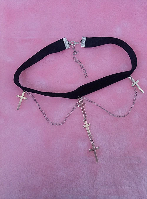 Gothic COS dark cross vampire choker Japanese European and American wind velvet necklace necklace collar lock
Gothic COS dark cross vampire choker Japanese European and American wind velvet necklace necklace collar lock