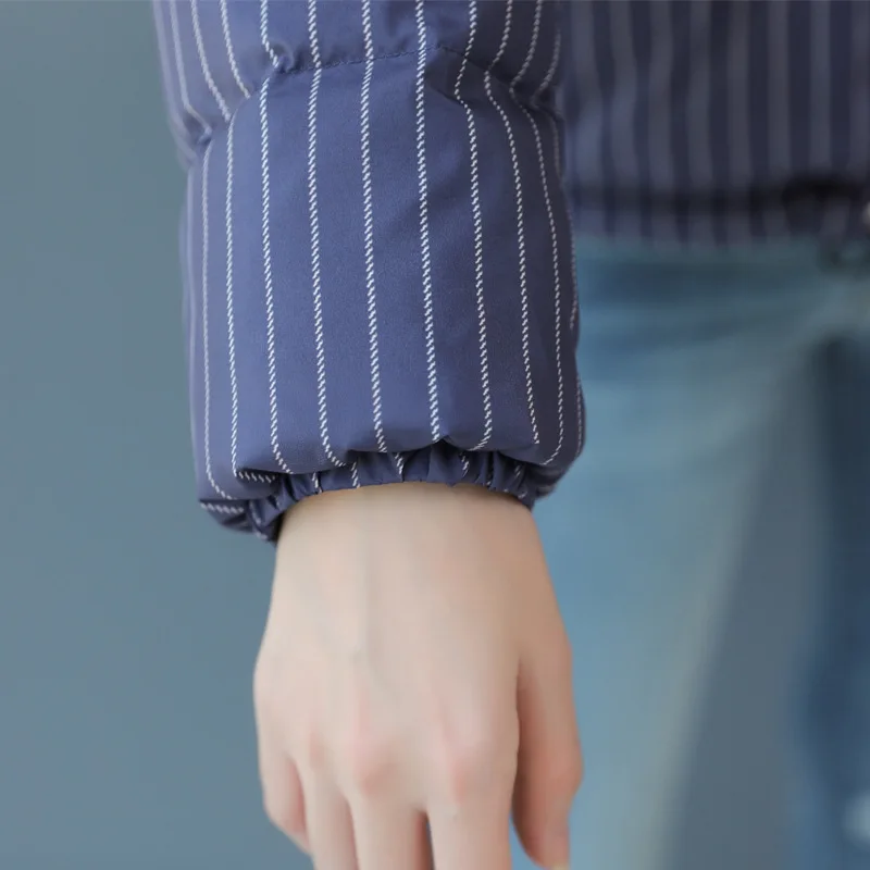 New down jacket short stand collar large size vertical stripes big pockets white duck down warm and windproof female trend
New down jacket short stand collar large size vertical stripes big pockets white duck down warm and windproof female trend