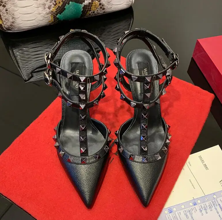 2021 Summer women's high heels pointed toe sandals designer luxury leather with rivets 6cm 8cm ladies wedding shoes 34-44
2021 Summer women's high heels pointed toe sandals designer luxury leather with rivets 6cm 8cm ladies wedding shoes 34-44