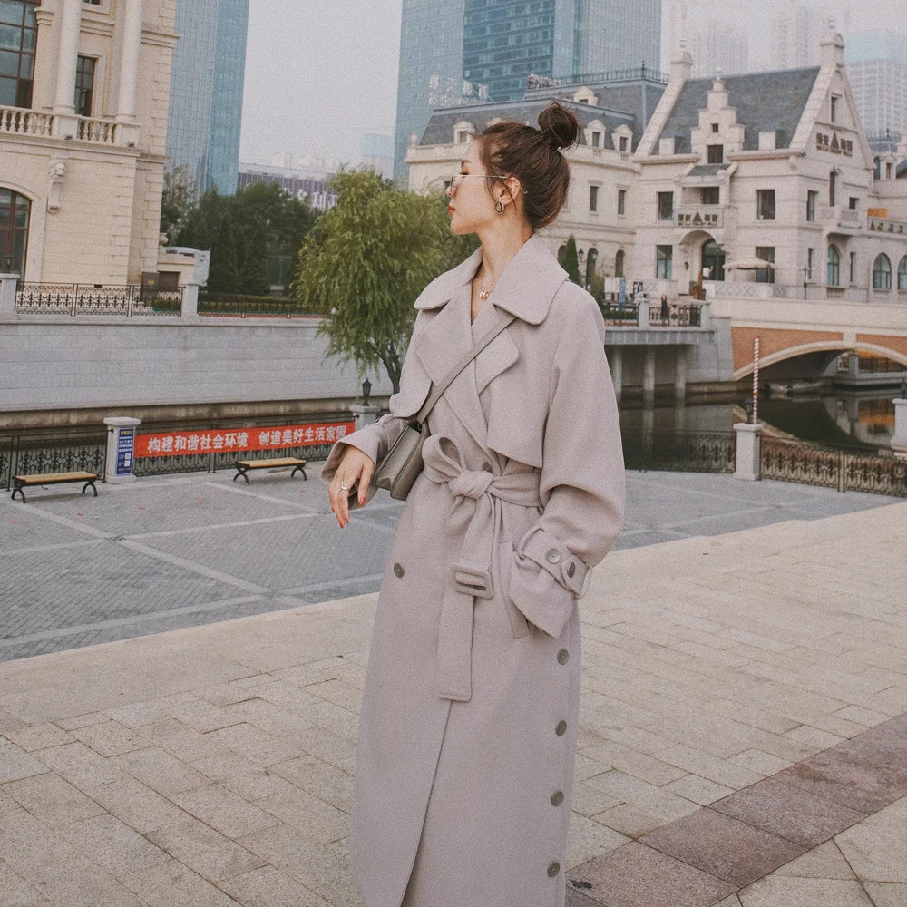 Women Button Splice England Style Black Long Woolen Coat Winter Clothes Female Elegant Vintage Loose Belt Overcoat Jackets N618
Women Button Splice England Style Black Long Woolen Coat Winter Clothes Female Elegant Vintage Loose Belt Overcoat Jackets N618