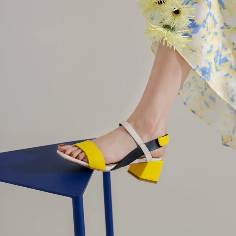 2021 Summer Shoes Open Toe Square Heel Narrow Band Women Sandals 5cm High Heel Mixed Colors Cow Leather Office Ladies Sandals
2021 Summer Shoes Open Toe Square Heel Narrow Band Women Sandals 5cm High Heel Mixed Colors Cow Leather Office Ladies Sandals