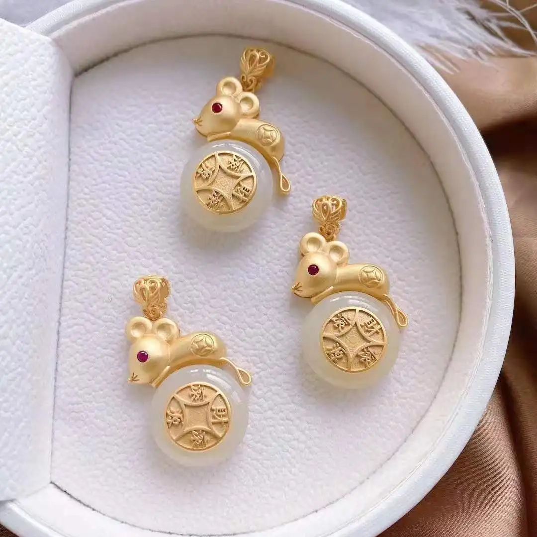 Hetian Jade Safety Buckle Pendant Women's Little Mouse Good Luck Comes Mouse Treasure Necklace Animal Year Female Rat Ornament
Hetian Jade Safety Buckle Pendant Women's Little Mouse Good Luck Comes Mouse Treasure Necklace Animal Year Female Rat Ornament
