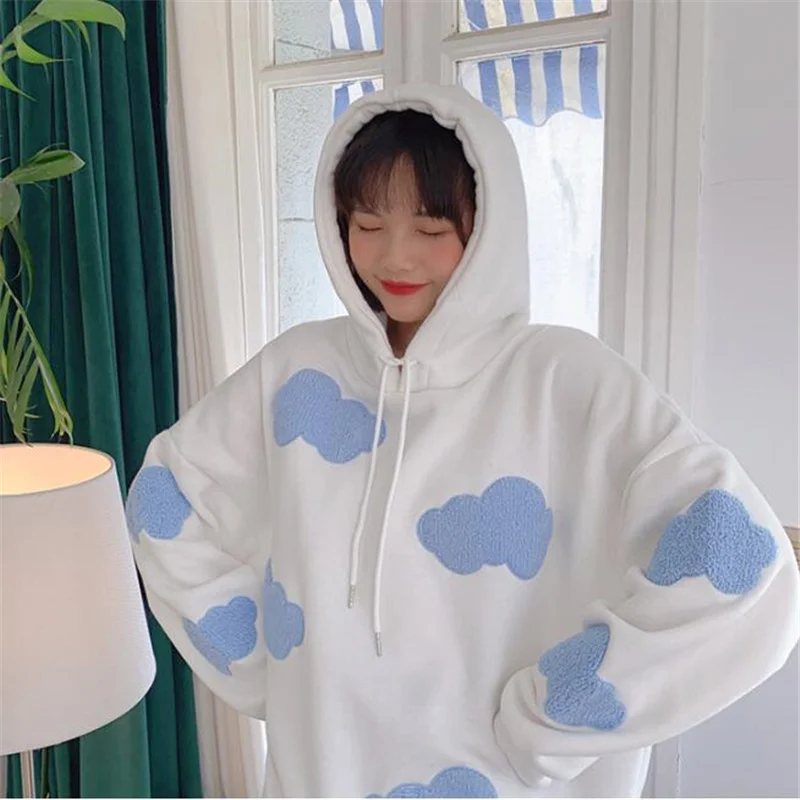 Толстовка женская с капюшоном, с вышивкой, с облаками
Толстовка женская с капюшоном, с вышивкой, с облаками