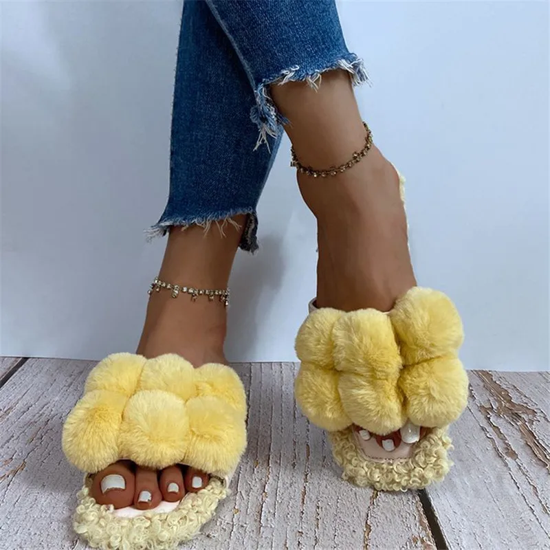 New Winter Women Home Slippers Faux Fur Cute Flat Warm Plus Size Female Comfort Bedroom Shoes Skin-Friendly Hairy Hot Sale
New Winter Women Home Slippers Faux Fur Cute Flat Warm Plus Size Female Comfort Bedroom Shoes Skin-Friendly Hairy Hot Sale