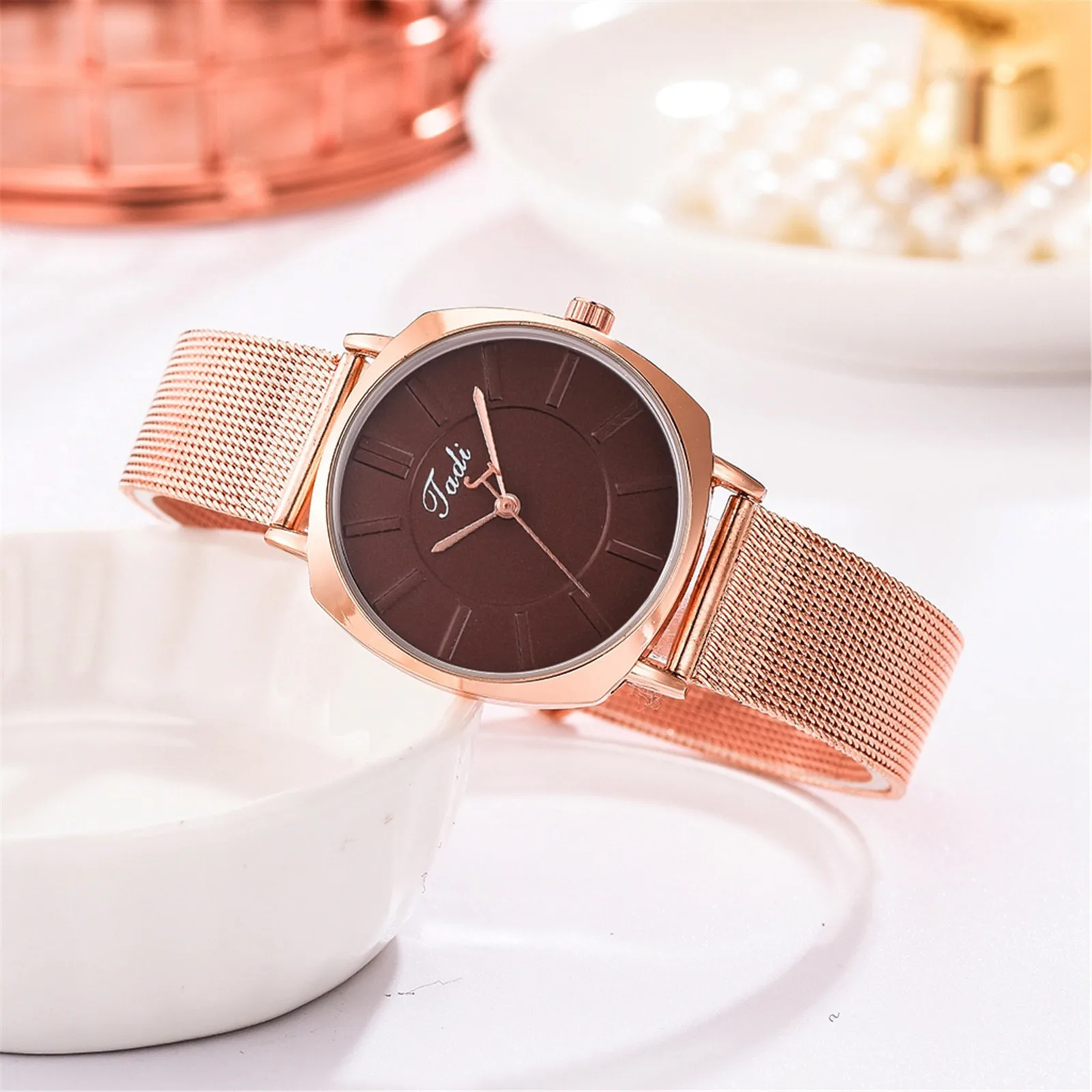 2020 NEW Watchs Jadi Hot sale Ladies exquisite Watch Fashion Casual Exquisite Luxury Ladies Quartz Watch gift for women
2020 NEW Watchs Jadi Hot sale Ladies exquisite Watch Fashion Casual Exquisite Luxury Ladies Quartz Watch gift for women