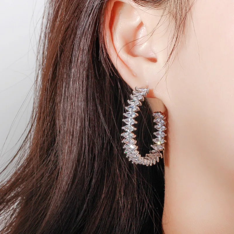 Fashion Luxury Half Ring Earrings Simple And Versatile Female Earrings S925 Silver Needle For Women Jewelry
Fashion Luxury Half Ring Earrings Simple And Versatile Female Earrings S925 Silver Needle For Women Jewelry