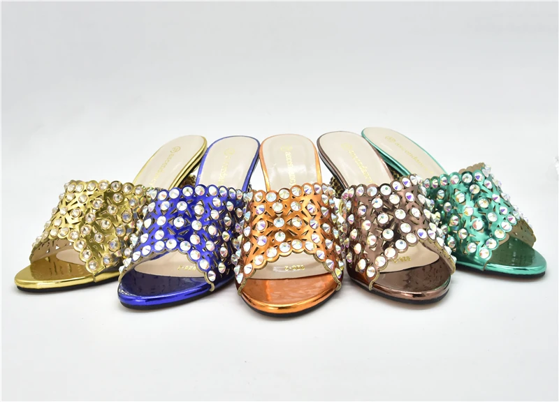 Italian Shoe and Bag Set for Party In Women Nigerian Women Wedding Shoes and Bag Set Decorated with Rhinestone Open Toe Pumps
Italian Shoe and Bag Set for Party In Women Nigerian Women Wedding Shoes and Bag Set Decorated with Rhinestone Open Toe Pumps