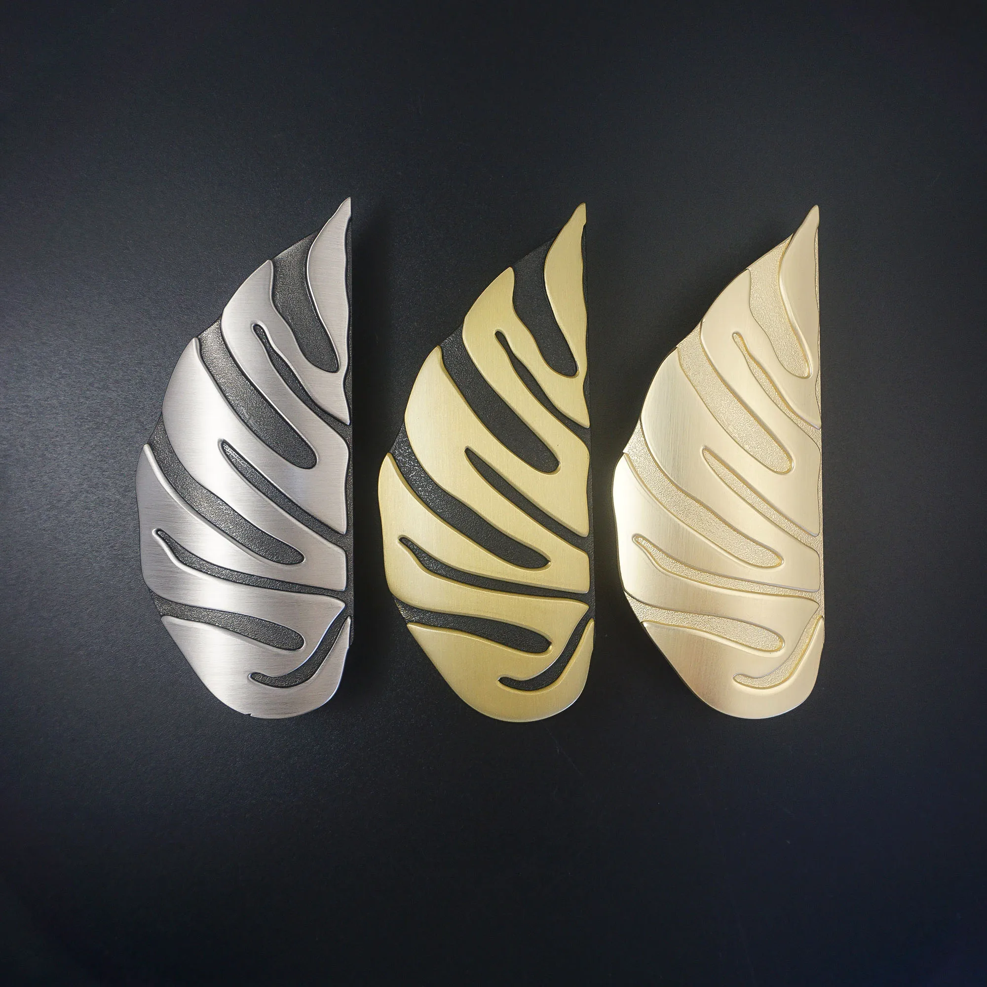 Zinc Alloy Handles for Furniture Brushed Gold Handle for Cabinets and Drawers Rural Cupboard Pulls Cabinet Hardware Door Knobs
Zinc Alloy Handles for Furniture Brushed Gold Handle for Cabinets and Drawers Rural Cupboard Pulls Cabinet Hardware Door Knobs