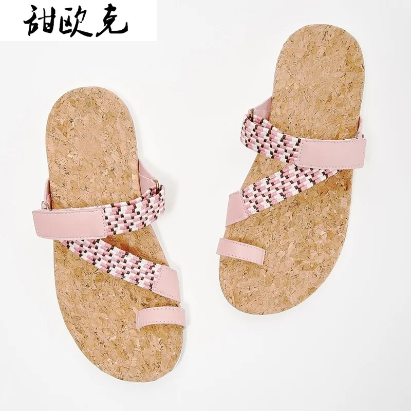 2021 New Style Flip Flops Women's Casual Sandals Beach Sandals Women's Outdoor Non-slip Shoes Women's Indoor Comfortable Sandals
2021 New Style Flip Flops Women's Casual Sandals Beach Sandals Women's Outdoor Non-slip Shoes Women's Indoor Comfortable Sandals