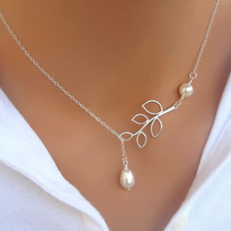 Fashion Leaf Simple Pearl Fringe Fashion Wild Long Sweater Chain Necklaces & Pendants Collane Lunghe Donna
Fashion Leaf Simple Pearl Fringe Fashion Wild Long Sweater Chain Necklaces & Pendants Collane Lunghe Donna