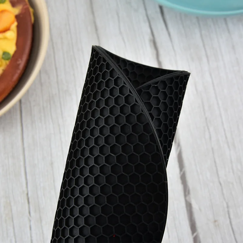 Multi-function Silicone Mat Coaster 24cm Round Heat-resistant Honeycomb Coaster Slip Anti-hot Pad Kitchen Tools
Multi-function Silicone Mat Coaster 24cm Round Heat-resistant Honeycomb Coaster Slip Anti-hot Pad Kitchen Tools