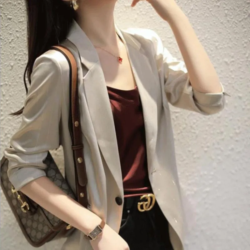 Suit coat women's spring 2021 new drape feeling slim stripe design three acetate seven sleeve suit top
Suit coat women's spring 2021 new drape feeling slim stripe design three acetate seven sleeve suit top