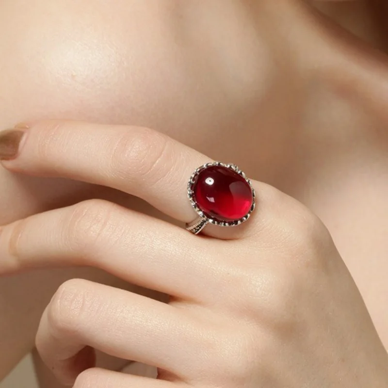 Fashion Europe Style Female Red Crystal Ring Jewelry Classic Lady Garnet Engagement Wedding Couple Ring for Women Party Gift
Fashion Europe Style Female Red Crystal Ring Jewelry Classic Lady Garnet Engagement Wedding Couple Ring for Women Party Gift