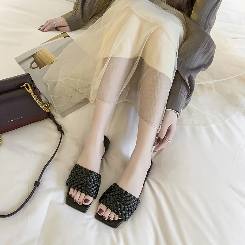 2021 New Summer Square toe Woven Slide Sandals Ladies Fashion shoes Women's Slippers and Sandals High heel Female
2021 New Summer Square toe Woven Slide Sandals Ladies Fashion shoes Women's Slippers and Sandals High heel Female