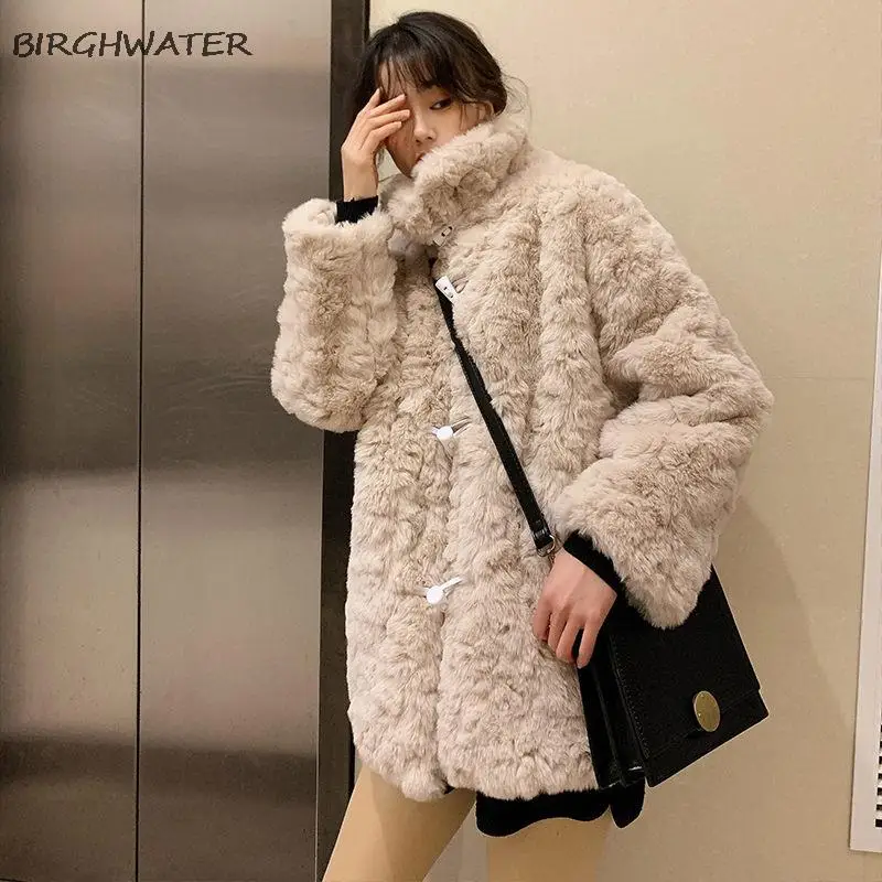 Женская зимняя куртка из искусственного меха 2021 Harajuku Новая теплая бархатная куртка из ягненка модное пальто средней длины из кроличьего ме...
Женская зимняя куртка из искусственного меха 2021 Harajuku Новая теплая бархатная куртка из ягненка модное пальто средней длины из кроличьего ме...