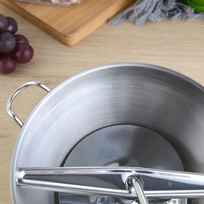 Manual Grips Food Grinder Stainless Steel 3 Grinding Disks Vegetable Mill Mud Kitchen Blender Tools Practical Cookware
Manual Grips Food Grinder Stainless Steel 3 Grinding Disks Vegetable Mill Mud Kitchen Blender Tools Practical Cookware