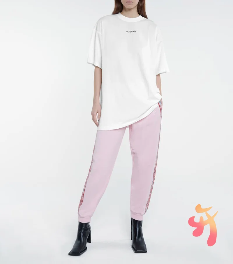 Summer Styel VETEMENTS Big Back Label T Shirt Men Women High Quality Tops Vtm Loose Fashion Casual T-shirts
Summer Styel VETEMENTS Big Back Label T Shirt Men Women High Quality Tops Vtm Loose Fashion Casual T-shirts