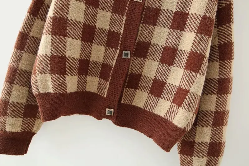 Vintage O-Neck Long Sleeve Knitted Sweater Fashion Slim Plaid Button Warm Cardigan Sweater Lady Casual Loose Chic Top 2020
Vintage O-Neck Long Sleeve Knitted Sweater Fashion Slim Plaid Button Warm Cardigan Sweater Lady Casual Loose Chic Top 2020