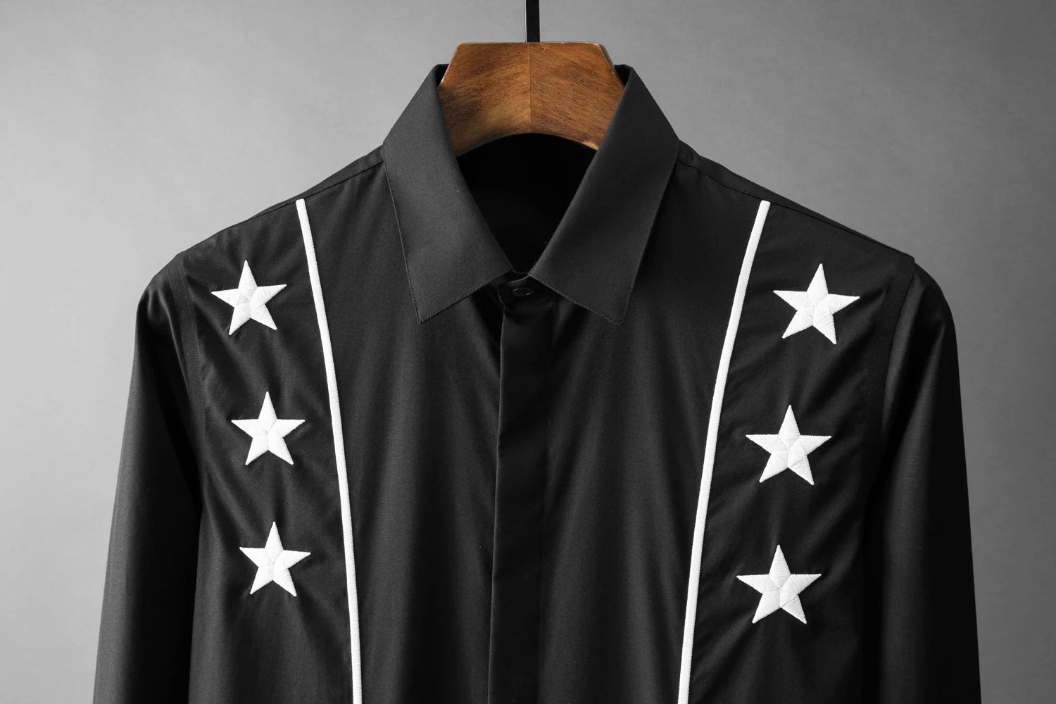 Black White Mens Shirts Luxury Pentagram Embroidered Long Sleeve Male Shirts Plus Size 4xl Slim Fit Party Man Shirts 
Black White Mens Shirts Luxury Pentagram Embroidered Long Sleeve Male Shirts Plus Size 4xl Slim Fit Party Man Shirts