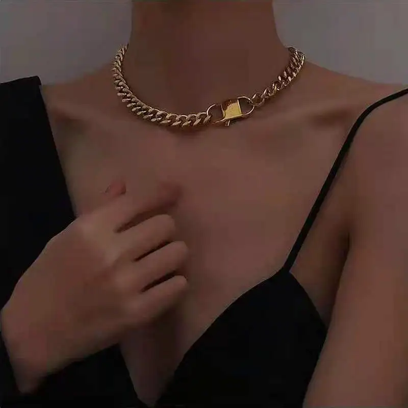 Fashion Titanium Stainless Steel Thick Chain Hip Hop Choker Necklaces Cuba Chain Necklace for Men and Women Vintage Jewelry
Fashion Titanium Stainless Steel Thick Chain Hip Hop Choker Necklaces Cuba Chain Necklace for Men and Women Vintage Jewelry