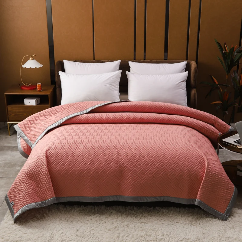 High-end classical geometric bed Plaid Linens Bedspread on the bed blanket quilt bed linen Bedspreads for bed sheet bed covers
High-end classical geometric bed Plaid Linens Bedspread on the bed blanket quilt bed linen Bedspreads for bed sheet bed covers