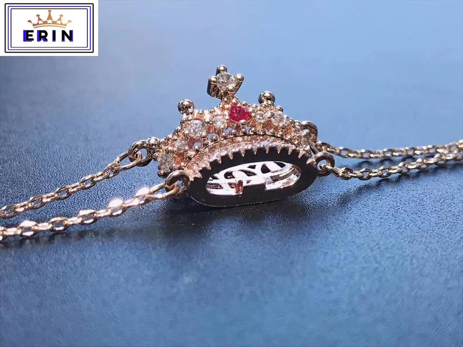ERIN High quality SWA crown elegant lucky Nvwa Bracelet
ERIN High quality SWA crown elegant lucky Nvwa Bracelet
