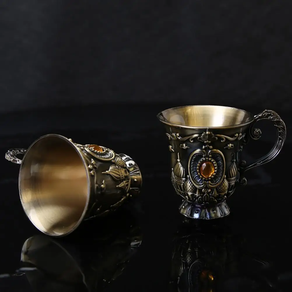 Retro Style Eye-catching Wine Cup Decor Alloy Beautiful Rhinestone Decor Wine Glass for Photography
Retro Style Eye-catching Wine Cup Decor Alloy Beautiful Rhinestone Decor Wine Glass for Photography