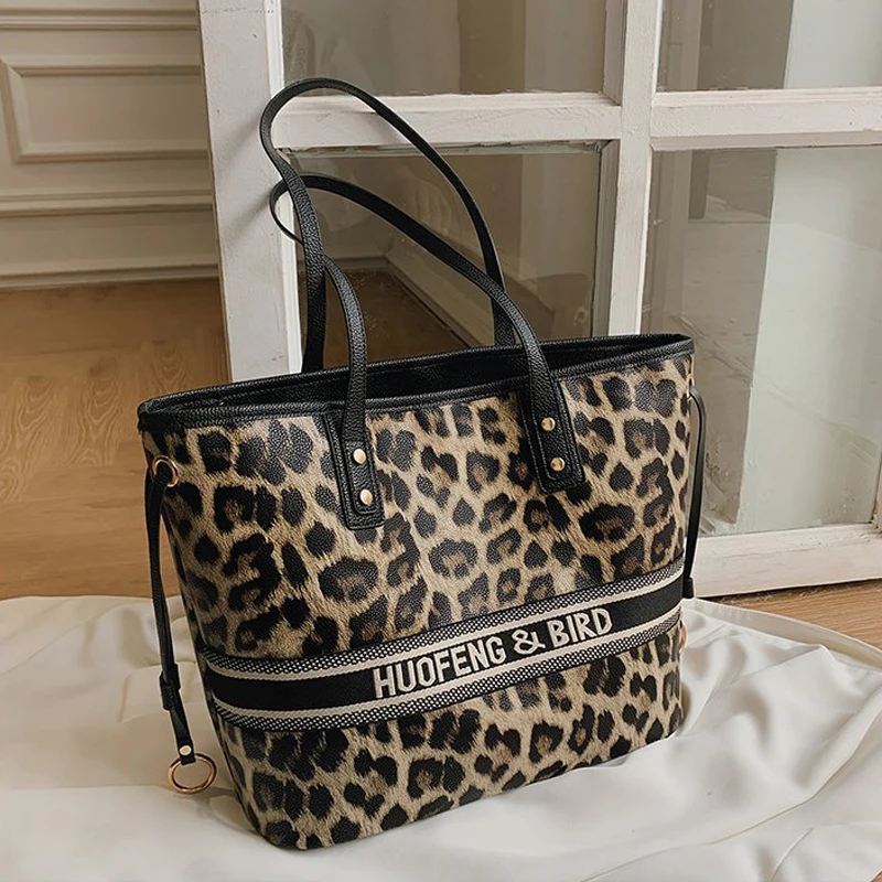 luxury designer handbag New PU Leather Women's Designer Hand bag Luxury brand Shoulder Messenger Bag
luxury designer handbag New PU Leather Women's Designer Hand bag Luxury brand Shoulder Messenger Bag