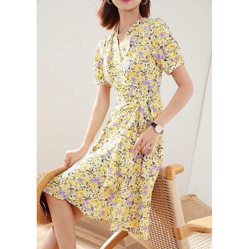 2021 Summer Elegant Temperament V Neck Short Sleeves Floral Printed Lacing Belt Bow Tie Cotton Blended Dress Women 
2021 Summer Elegant Temperament V Neck Short Sleeves Floral Printed Lacing Belt Bow Tie Cotton Blended Dress Women