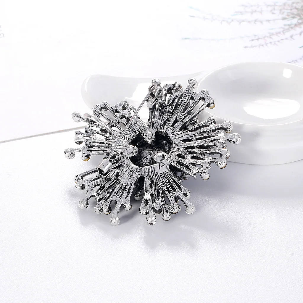 Ajojewel Blue Glass Crystal Flower Brooch Vintage Jewelry Antique Silver-color Retro Brooches Pins Bijoux Anciens
Ajojewel Blue Glass Crystal Flower Brooch Vintage Jewelry Antique Silver-color Retro Brooches Pins Bijoux Anciens