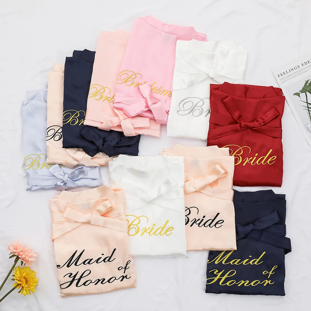 Embroidery Letter Of "bride" Wedding Robe For Bride&bridesmaid V-neck Short Sleepwear Nightgown Mini Sexy Intimate Lingerie
Embroidery Letter Of "bride" Wedding Robe For Bride&bridesmaid V-neck Short Sleepwear Nightgown Mini Sexy Intimate Lingerie