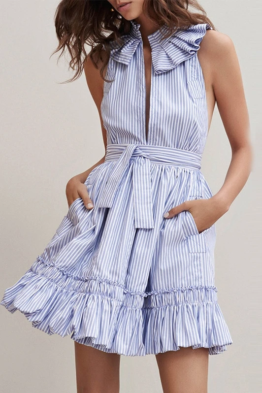 private custom American niche design large open back striped lace up dress NEW
private custom American niche design large open back striped lace up dress NEW