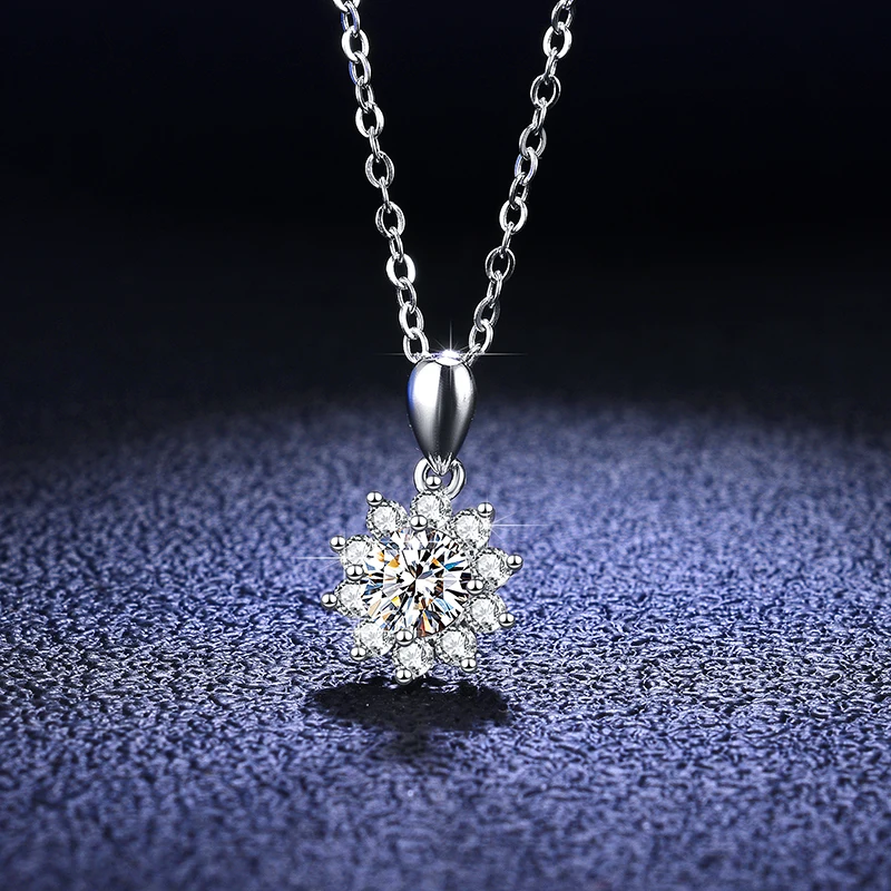 Royal carats moissanite pendant necklace for woman superior quality 100% 925 silver sterling wedding party jewelry
Royal carats moissanite pendant necklace for woman superior quality 100% 925 silver sterling wedding party jewelry