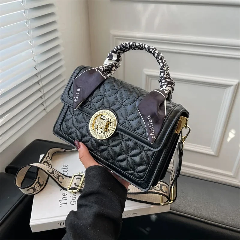 Fashion Lingge ladies small bag 2022 new trend fashion all-match one-shoulder messenger bag brand designer leather shoulder bag
Fashion Lingge ladies small bag 2022 new trend fashion all-match one-shoulder messenger bag brand designer leather shoulder bag