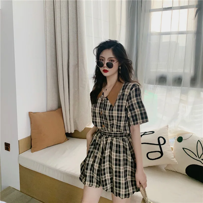 Fashion Suit 2021new Women's Elegant Plaid Shirt + Bloomers Shorts Summer Retro Two-Piece Set
Fashion Suit 2021new Women's Elegant Plaid Shirt + Bloomers Shorts Summer Retro Two-Piece Set