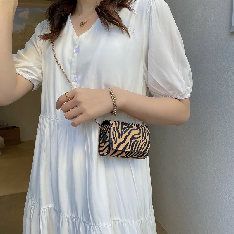 Cow Pattern Mini Bag Female 2021 New Fashion Trendy Chain Messenger Bag Texture Popular One-shoulder Lipstick Bag
Cow Pattern Mini Bag Female 2021 New Fashion Trendy Chain Messenger Bag Texture Popular One-shoulder Lipstick Bag