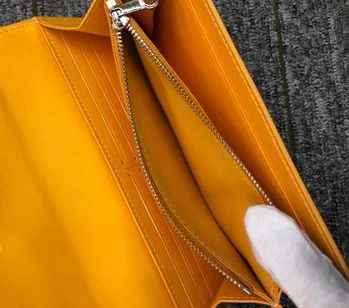 2021 geometric pattern long wallet men's business suit clip high-quality multi-card wallet high-quality unisex hand wallet 
2021 geometric pattern long wallet men's business suit clip high-quality multi-card wallet high-quality unisex hand wallet