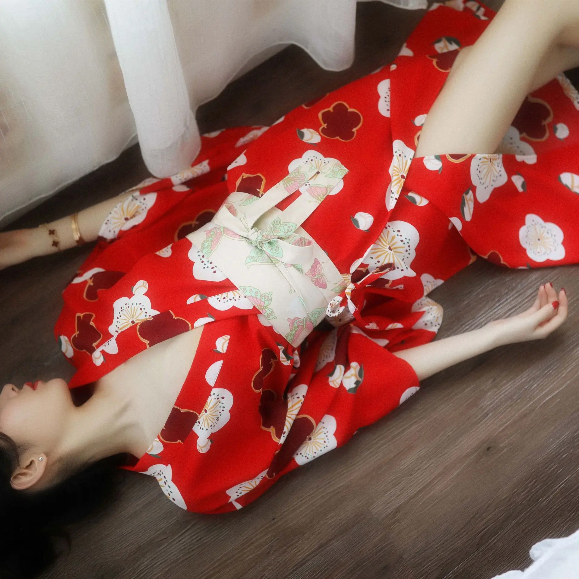 Sakura Girl Kimono Dress Japanese Style Yukata Bathrobe Women Floral Print Haori Japan Uniform Cosplay Costume Party Short Gown
Sakura Girl Kimono Dress Japanese Style Yukata Bathrobe Women Floral Print Haori Japan Uniform Cosplay Costume Party Short Gown