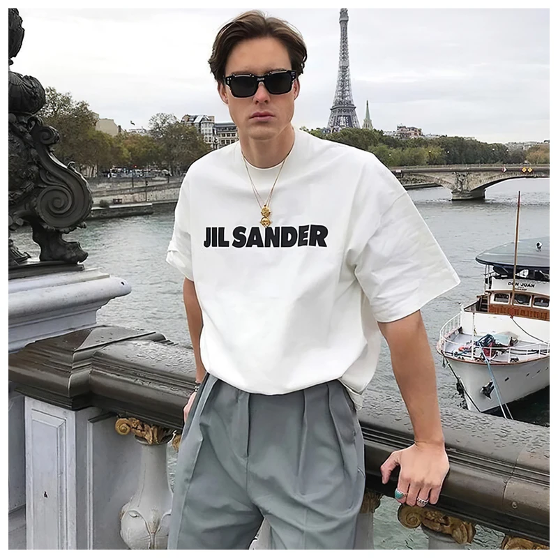 JIL SANDER simple letter printing BASIC short sleeve oversize street leisure loose men's and women's thick 100 & cotton T-shirt
JIL SANDER simple letter printing BASIC short sleeve oversize street leisure loose men's and women's thick 100 & cotton T-shirt