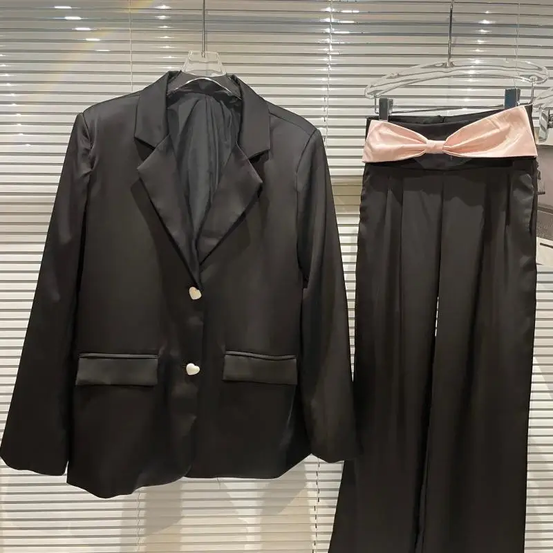 2021 Early Autumn New Love Button Mercerized Cotton Thin Suit Coat Top Bow Suit Pants Two-Piece Suit for Women
2021 Early Autumn New Love Button Mercerized Cotton Thin Suit Coat Top Bow Suit Pants Two-Piece Suit for Women