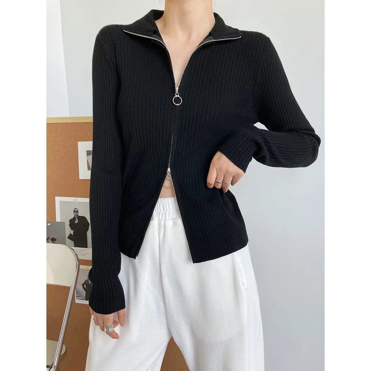 Облегающий однотонный Вязаный топ в европейском стиле, кардиган, тонкая одежда на молнии, свитер для женщин, верхняя одежда, осень-зима
Облегающий однотонный Вязаный топ в европейском стиле, кардиган, тонкая одежда на молнии, свитер для женщин, верхняя одежда, осень-зима